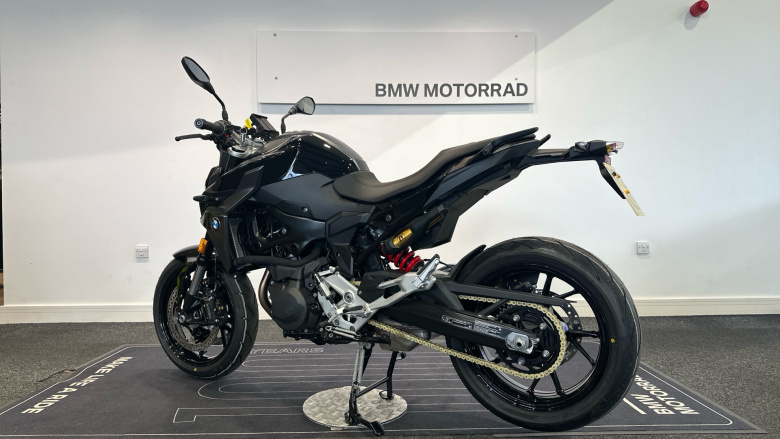 BMW F900 R